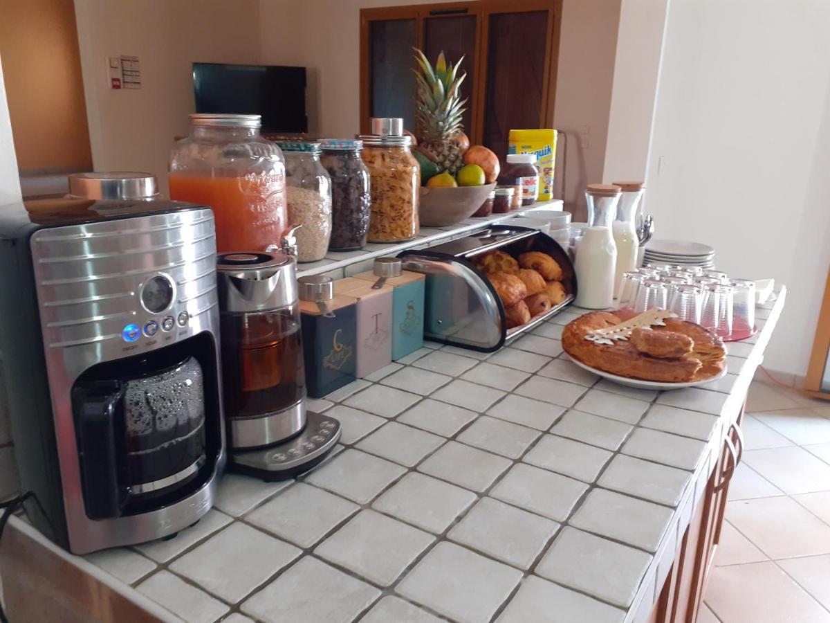 Martinique Hostel Сен-Лу Екстериор снимка