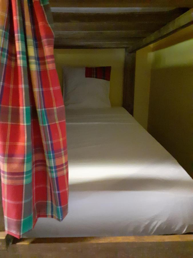 Martinique Hostel Сен-Лу Екстериор снимка