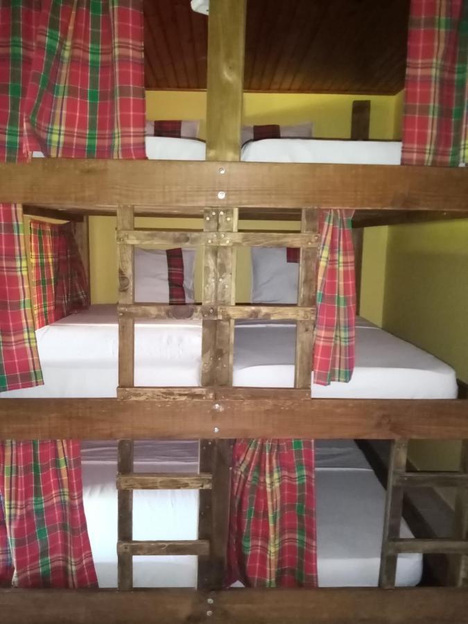 Martinique Hostel Сен-Лу Екстериор снимка
