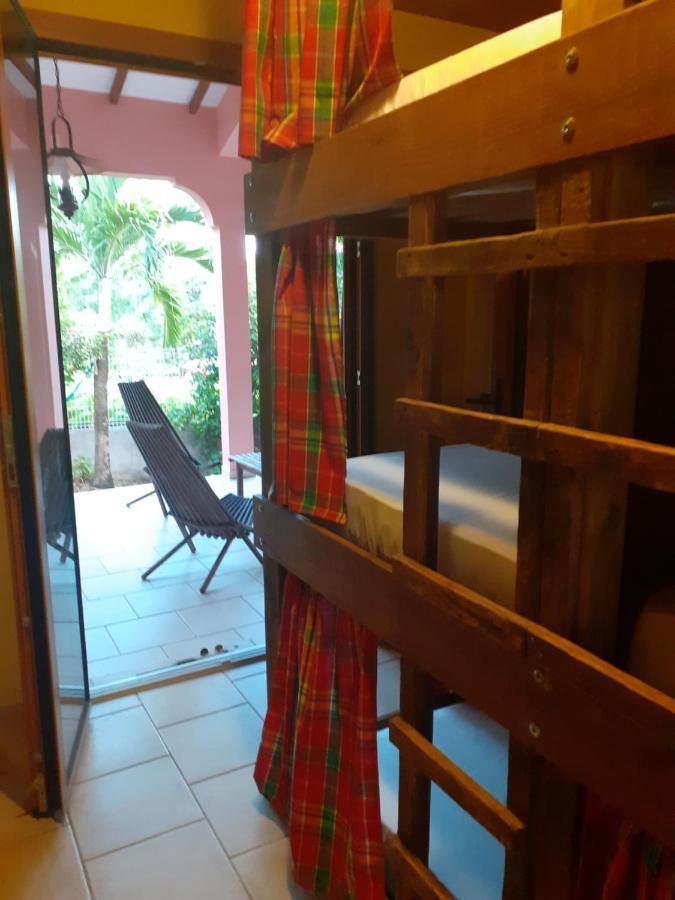 Martinique Hostel Сен-Лу Екстериор снимка