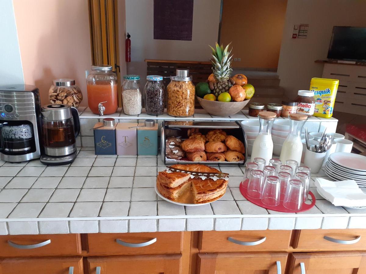 Martinique Hostel Сен-Лу Екстериор снимка