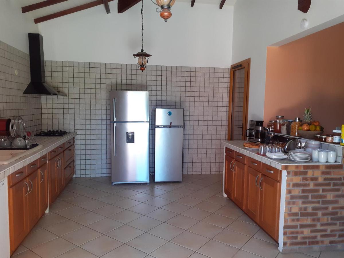 Martinique Hostel Сен-Лу Екстериор снимка